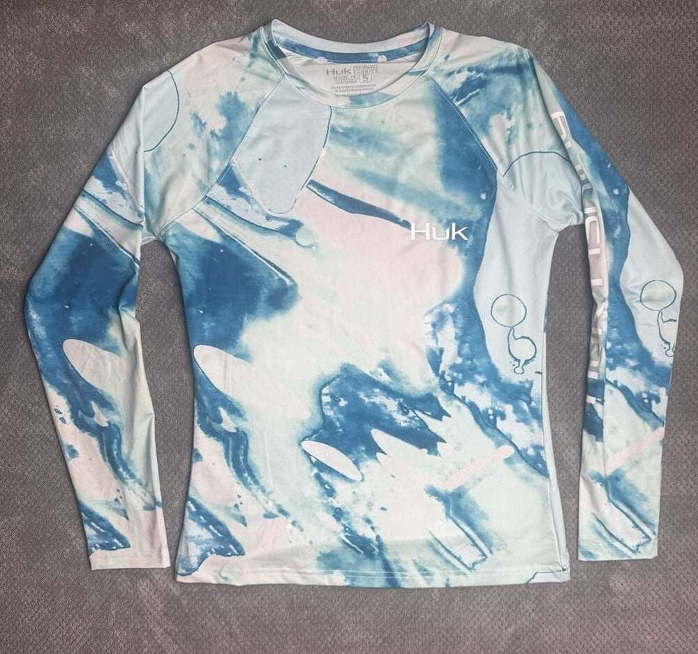 Huk Long Sleeve Perf. Fishing Shirt, Blue and White Pattern, Size Small
